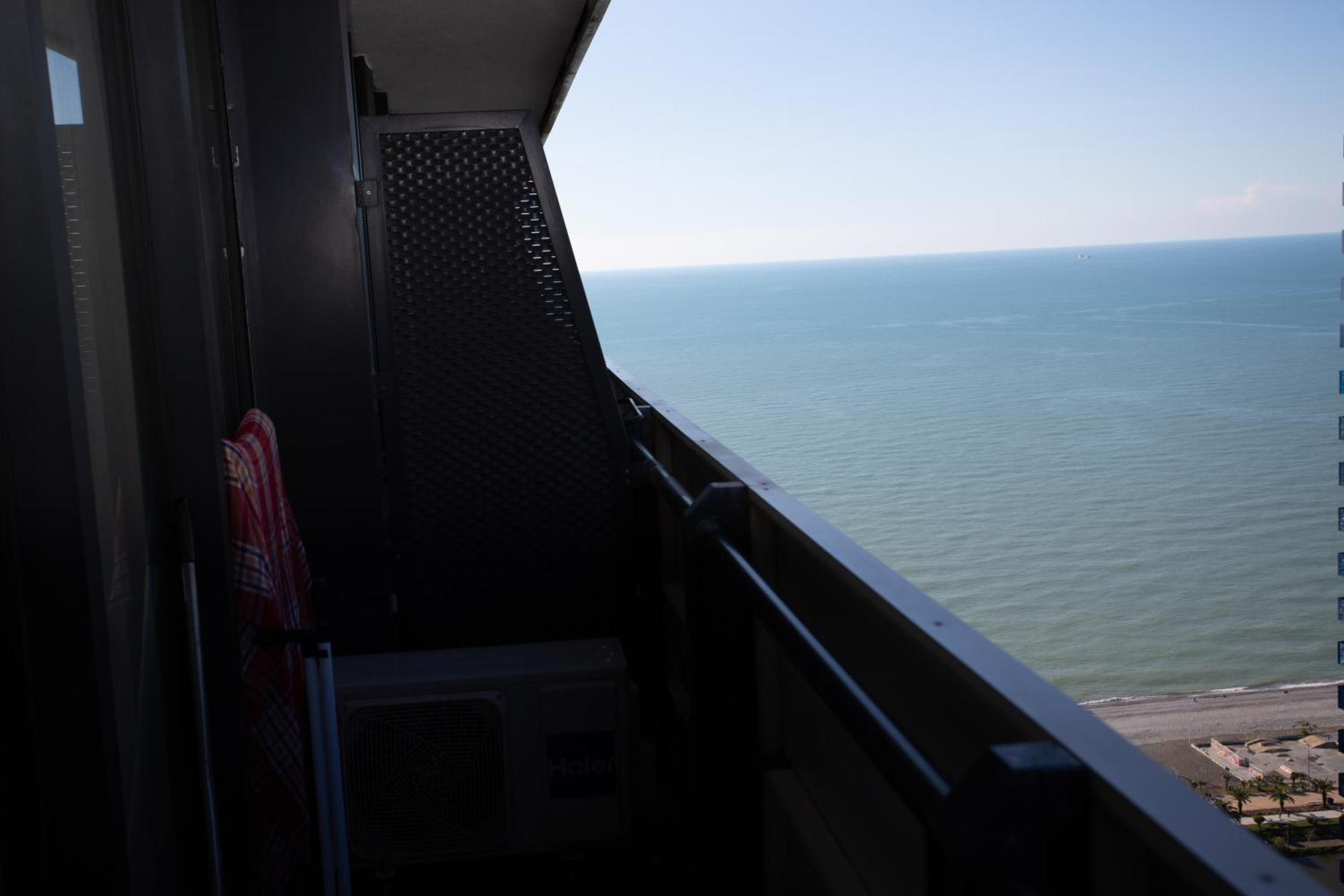Sea Side Apartments In Orbi City Batumi Bagian luar foto